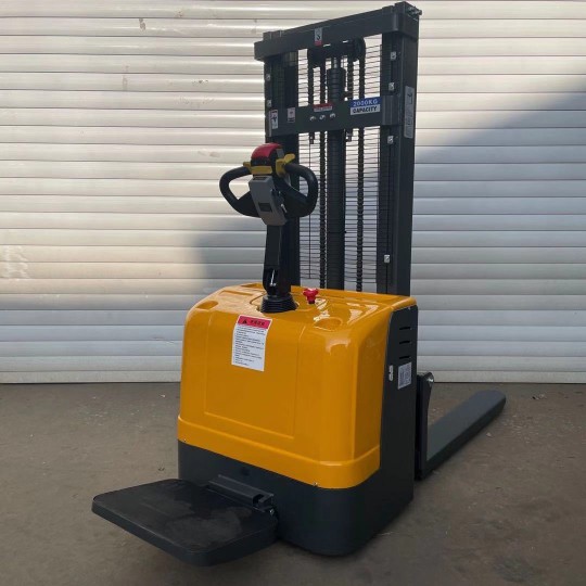 Carrello Elevatore Elettrico d - Electric Forklift recensione e prezzo