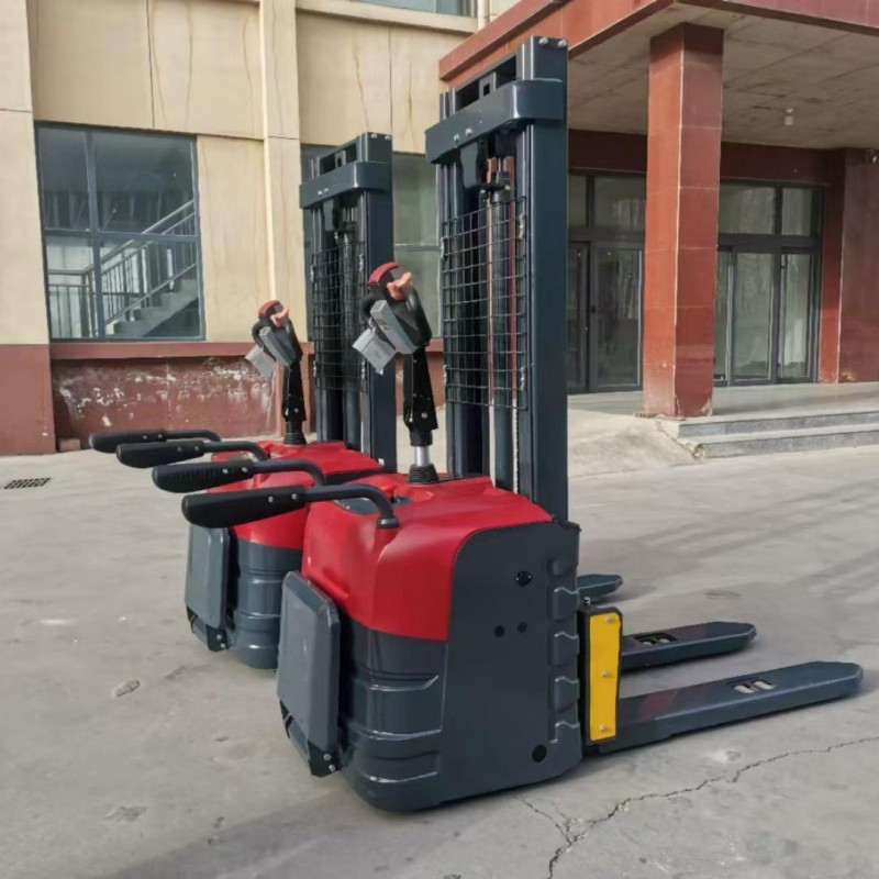 Carrelli Elevatori Elettrici/T - Electric Forklift recensione e prezzo