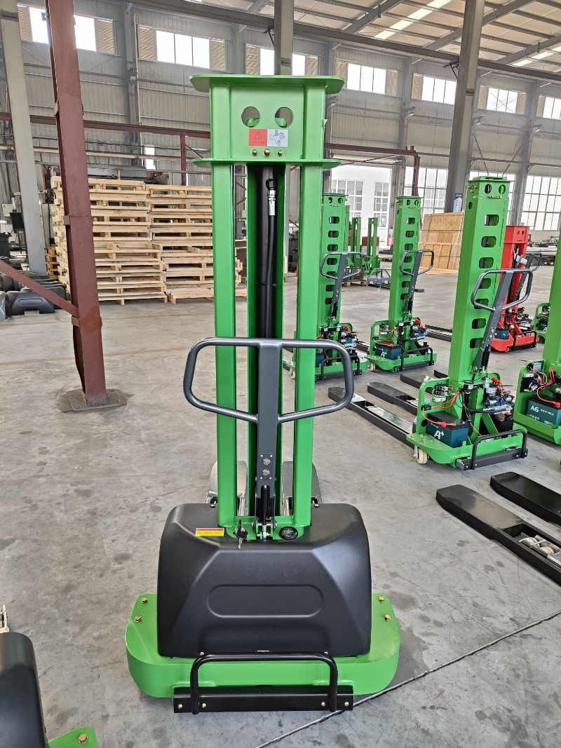 Carrello Elevatore Elettrico A - Electric Forklift recensione e prezzo
