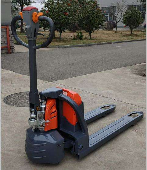 Carrelli Elevatori Elettrici c - Electric Forklift recensione e prezzo
